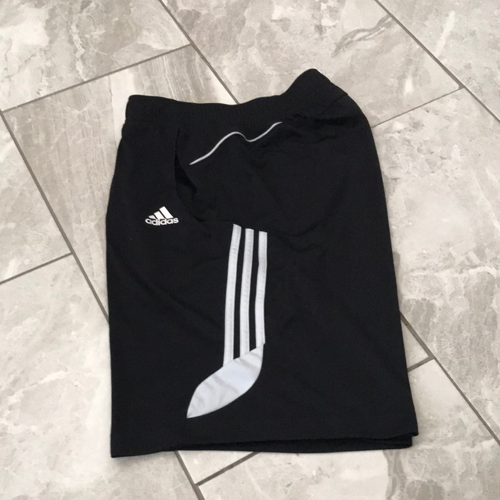 ADIDAS Men's Lightweight Black Shorts with 3-Stripe and Detail Leg | L